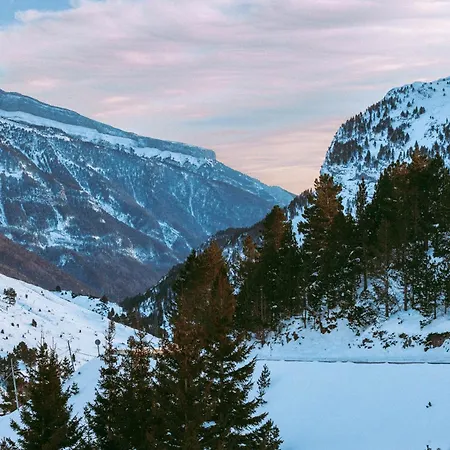 ホテル Alto Aragon ビリャヌア