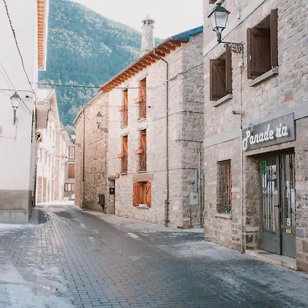 ホテル Alto Aragon ビリャヌア