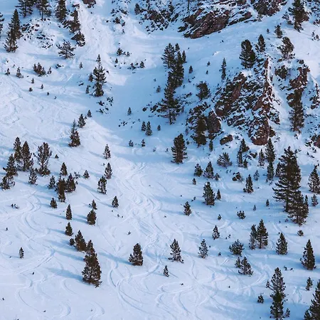 ホテル Alto Aragon ビリャヌア